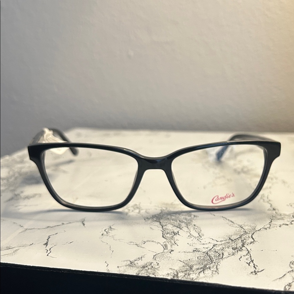 Candie's Elegant Black Women's Glasses. Size 54-17-135